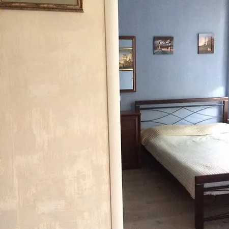 2-kh Kom-ia Kvartira V Tsentre Odessy Odessa