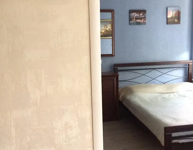 2-kh Kom-ia Kvartira V Tsentre Odessy Odesa